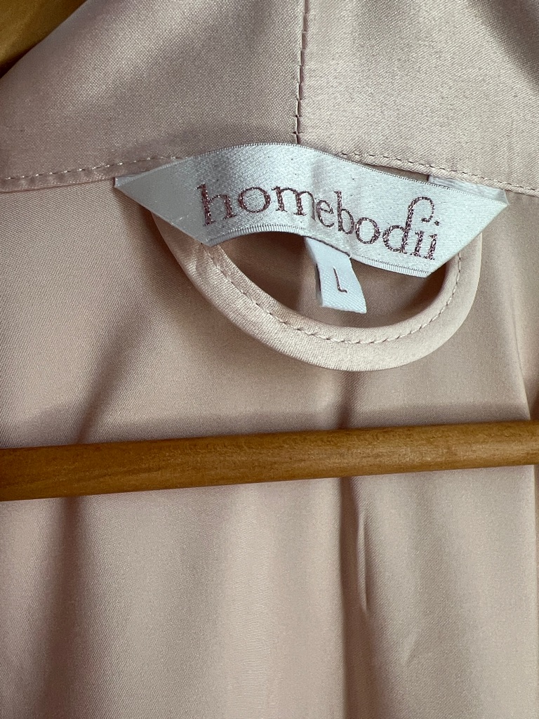 Embroidered 'Bridesmaid' Satin Charmeuse Robe In Light Blush Pink Size L — image 7 of 8